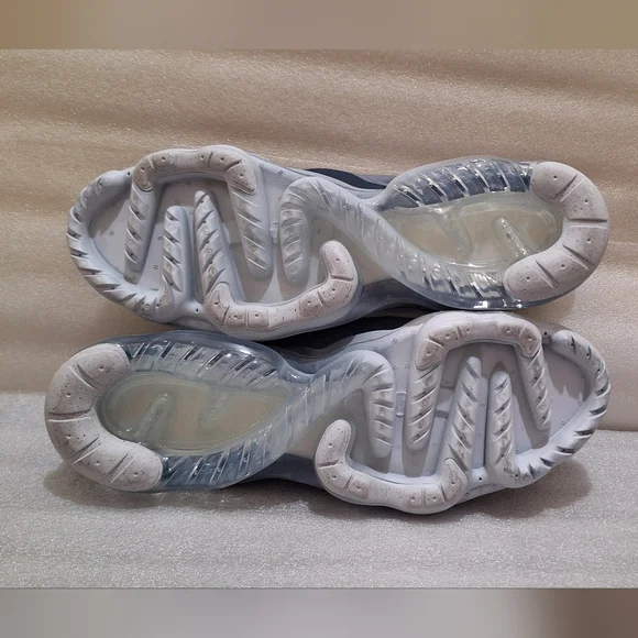 Nike Air VaporMax Moc Roam Sneakers - Picture 4 of 6